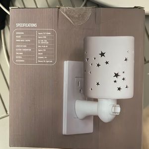Bluzen Ceramic Plug-in Diffuser essential oil Included in Box NEW IN BOX